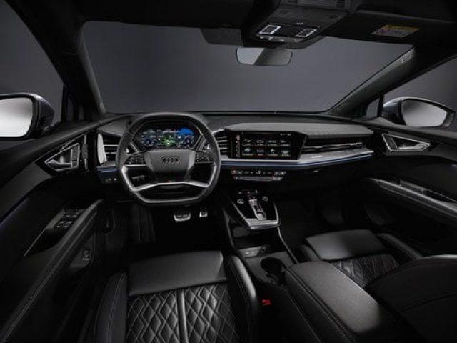 AUDI Q4 e-tron Q4 55 e-tron quattro S Line edition