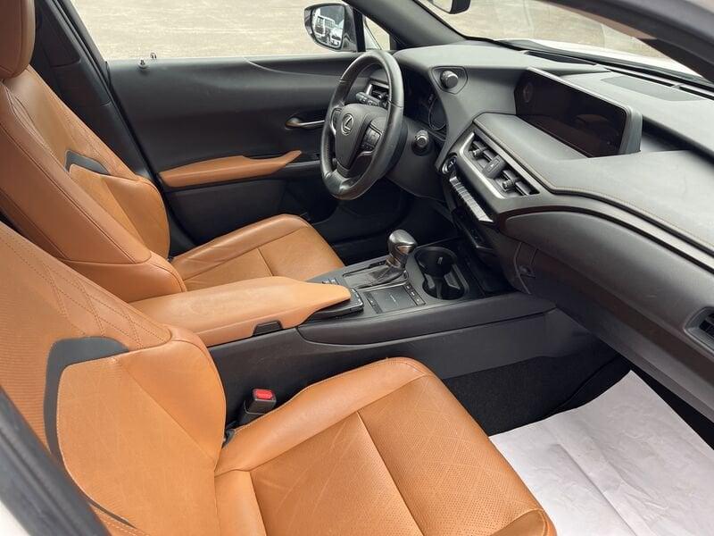 Lexus UX UX 250h 2.0 Luxury 2wd cvt