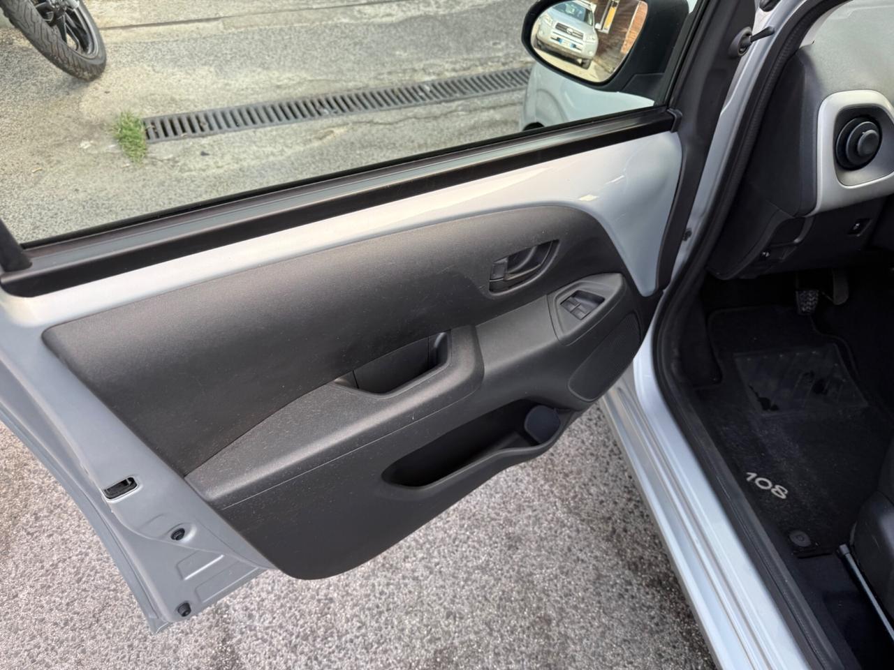 Peugeot 108 VTi 68 ETG 5 porte Active