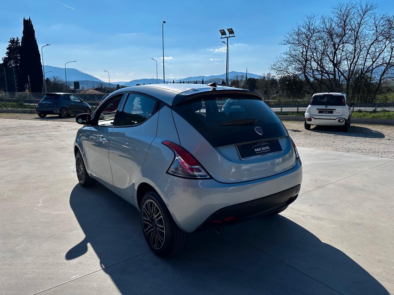 Lancia Ypsilon 1.0 FireFly 5 porte S&S Hybrid Oro