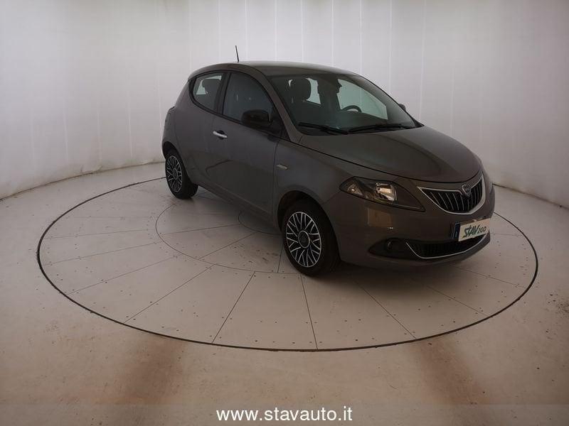 Lancia Ypsilon 1.0 HYB PLAT