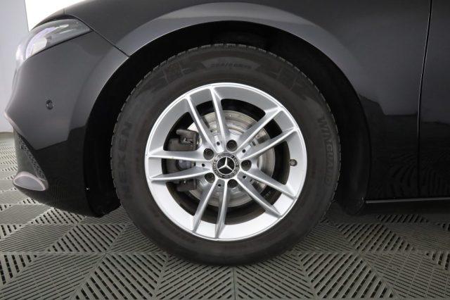 MERCEDES-BENZ A 180 A 180 d Automatic Business Extra