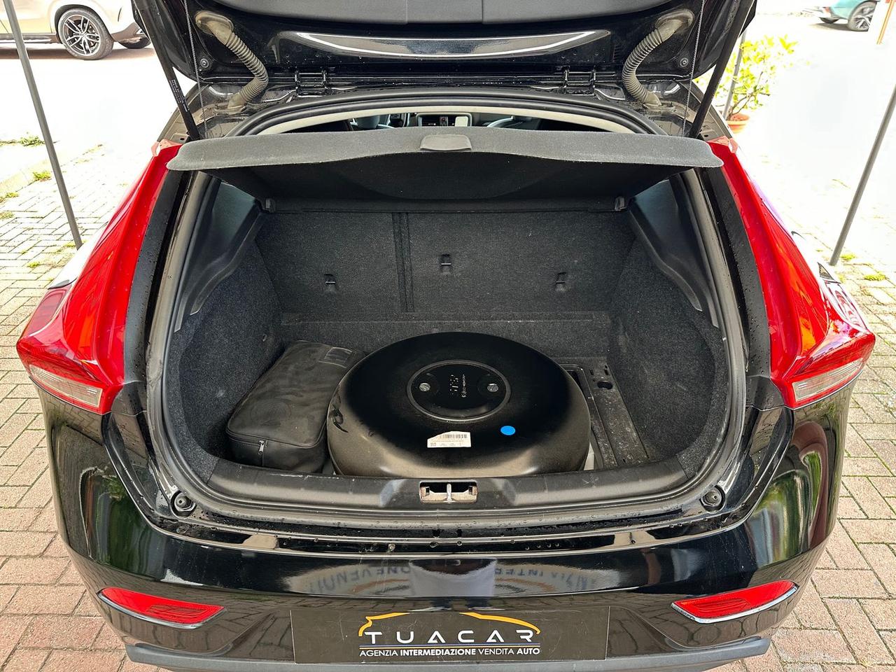 Volvo V40 Business Plus 2.0 T2 #6843