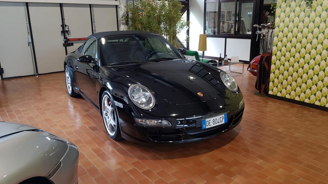 997 911 Porsche Carrera S Cabrio Book service 70000KM