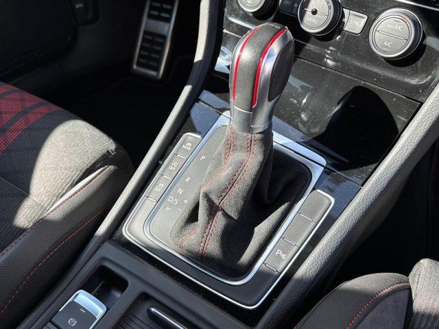 VOLKSWAGEN Golf GTI 2.0 TSI TCR Akrapovic DSG Service VW