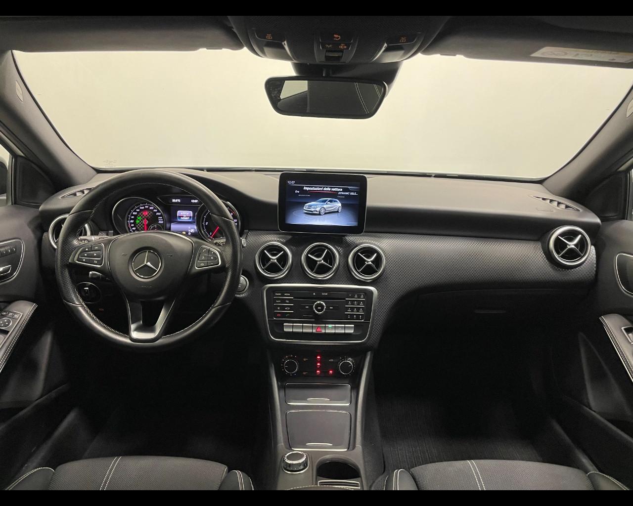 Mercedes-Benz CLASSE A 200 D AUTO 4 MATIC SPORT