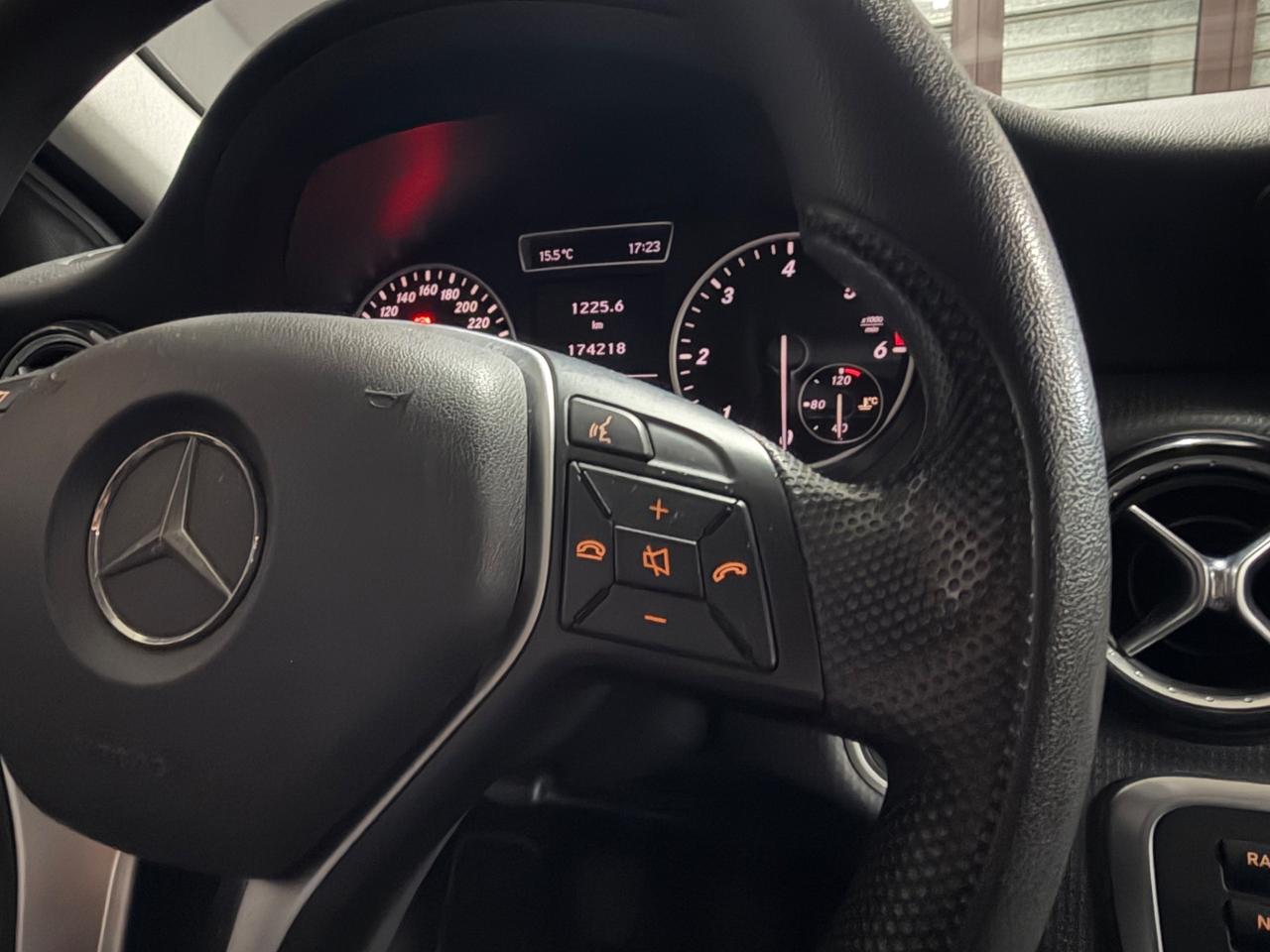 MERCEDES A 180CDI (110) Executive 2013