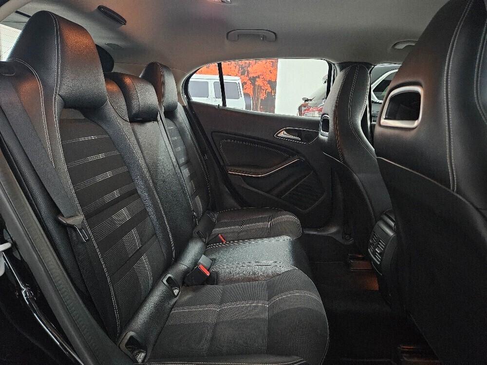 Mercedes-Benz GLA 200 d Sport 4matic auto - IVA ESPOSTA
