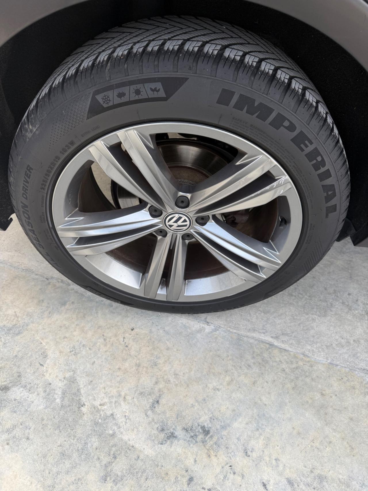 Volkswagen Tiguan 2.0 BiTDI SCR DSG 4MOTION Executive R-Line BMT