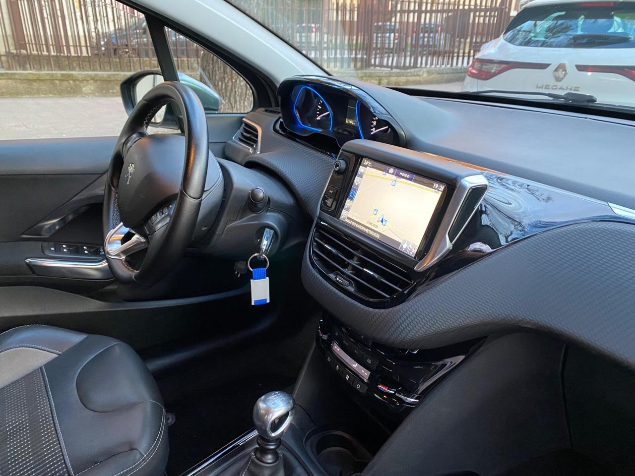 Peugeot 2008 BlueHDi 120 S&S Crossway