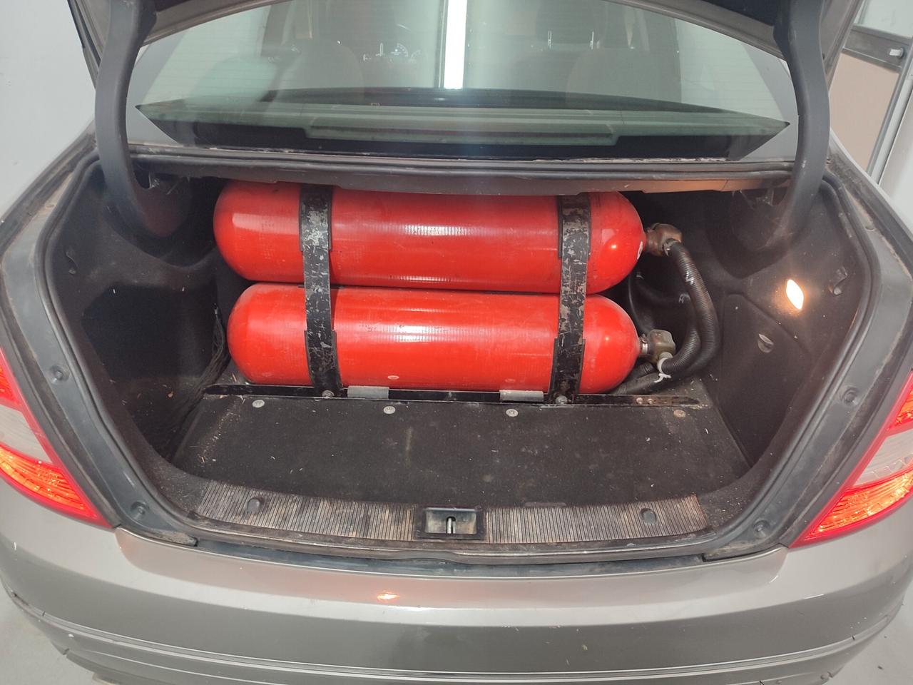 MERCEDES CLASSE C200 BERLINA A METANO POCHI KM GANCIO