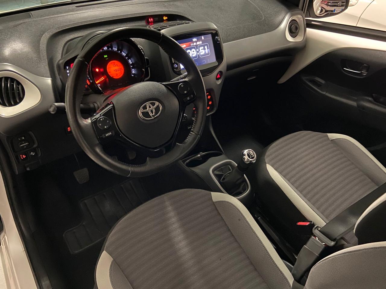 Toyota Aygo 1.0 VVT-i 72 CV 5 porte x-cite