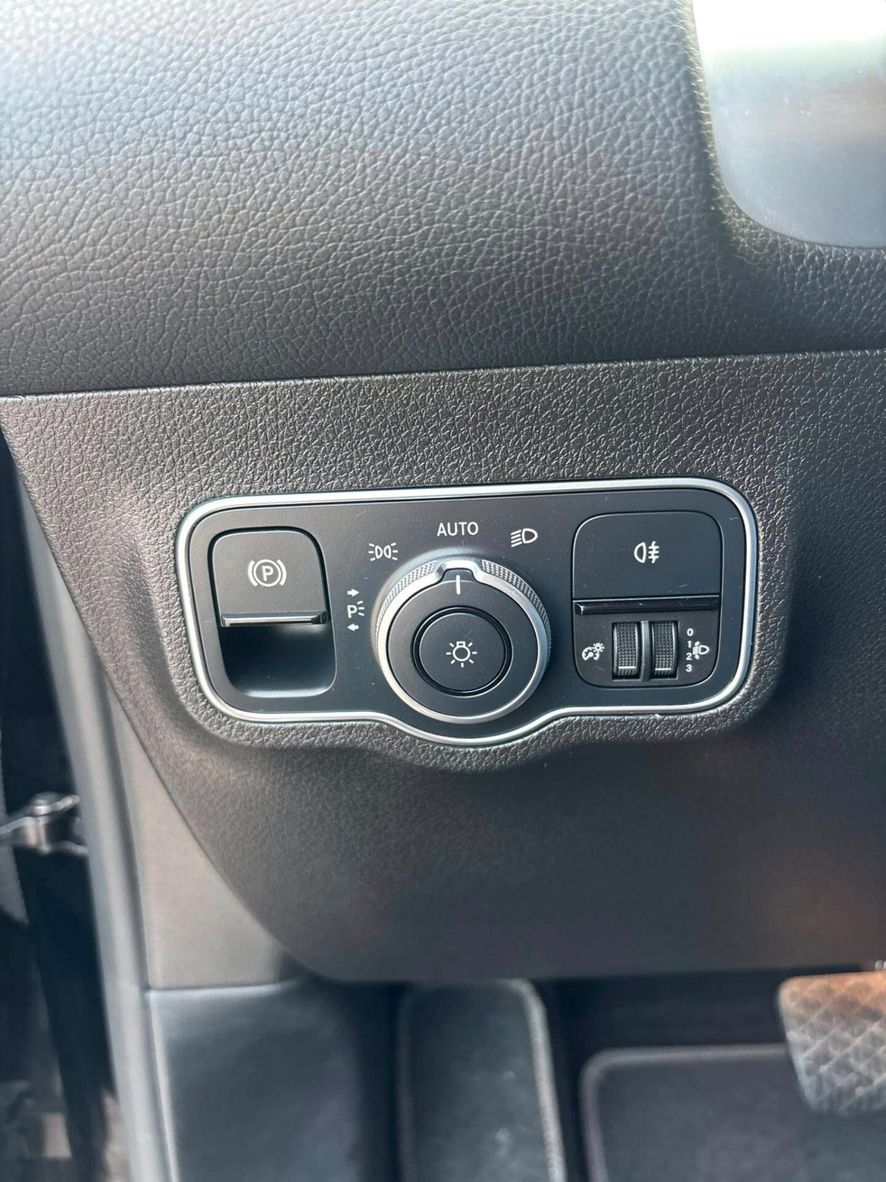 Mercedes-benz GLB 180 d Automatic Business