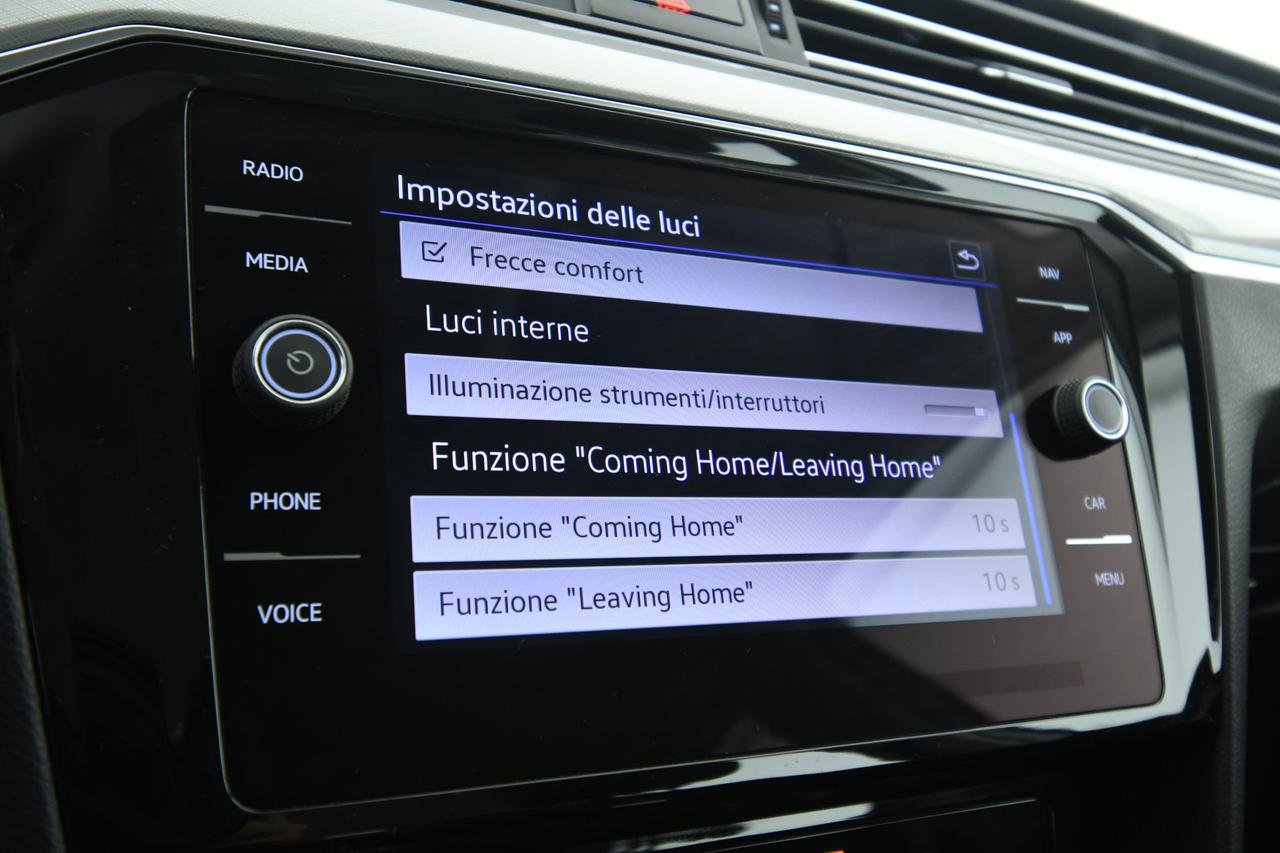 VOLKSWAGEN Passat Variant 2.0 tdi Business 150cv dsg ACC+APP CONNECT