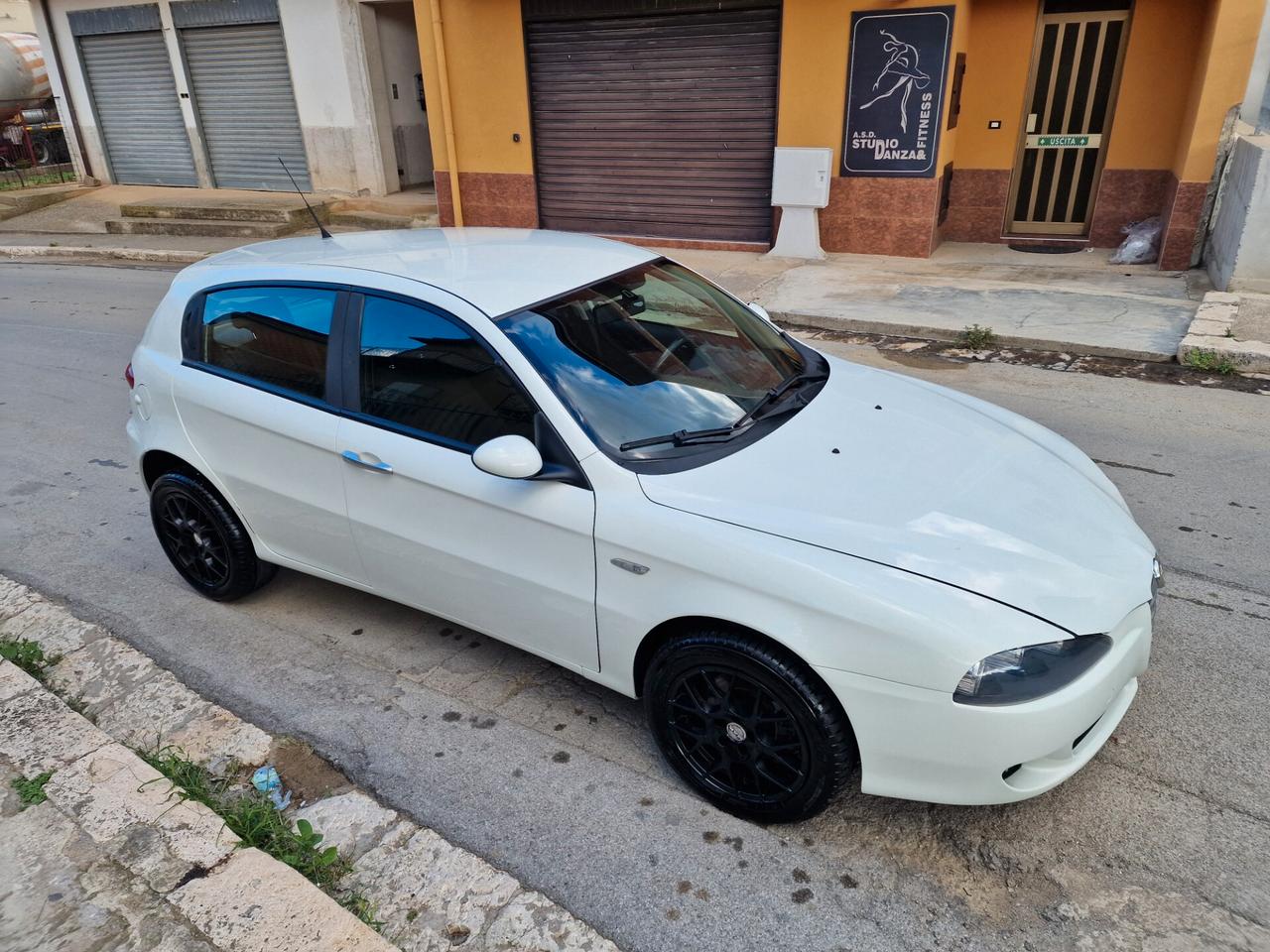 Alfa Romeo 147 1.9 JTD M-JET 16V 5 porte Dist.