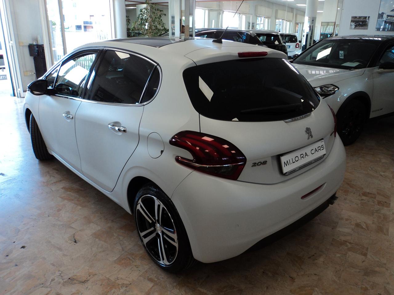 Peugeot 208 BlueHDi 100 5p. GT Line ICE White