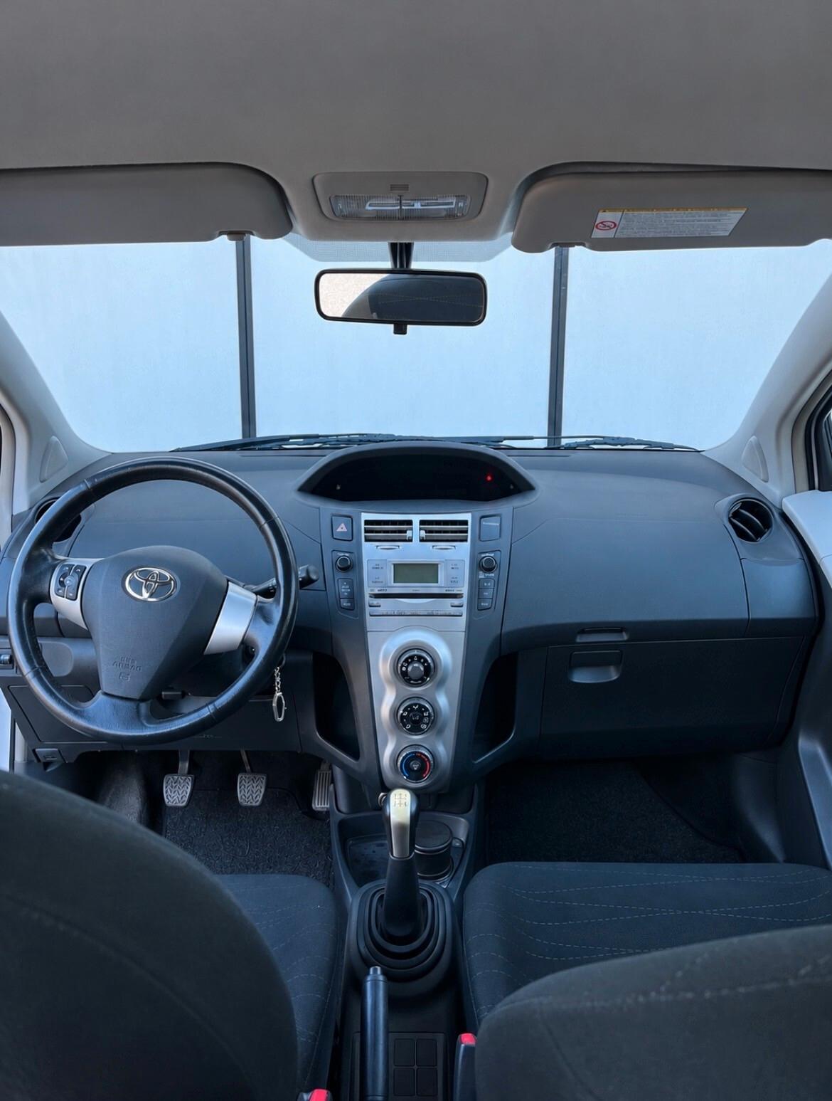 Toyota Yaris 1.0 5 porte Sol
