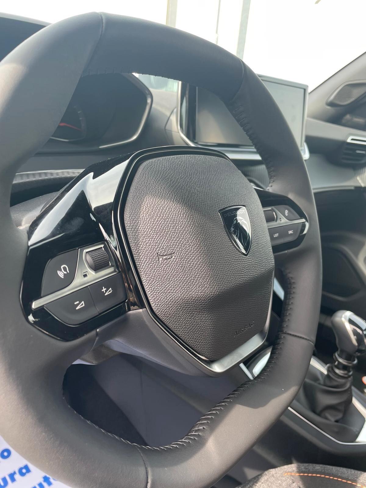 Peugeot 2008 1.2 Style pure-tech benzina 100cv SUPER PROMO