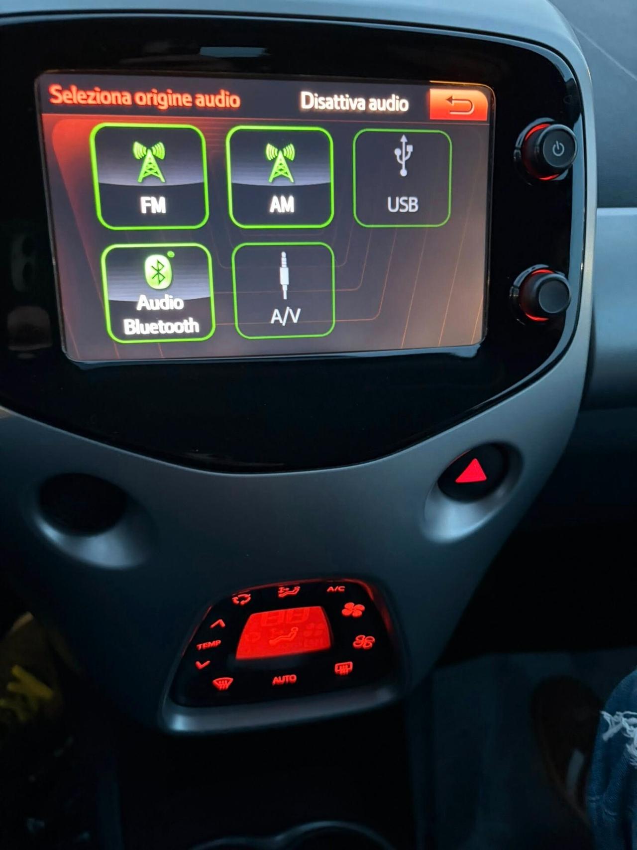 TOYOTA AYGO CAMBIO AUTOMATICO 5 P. 1.0