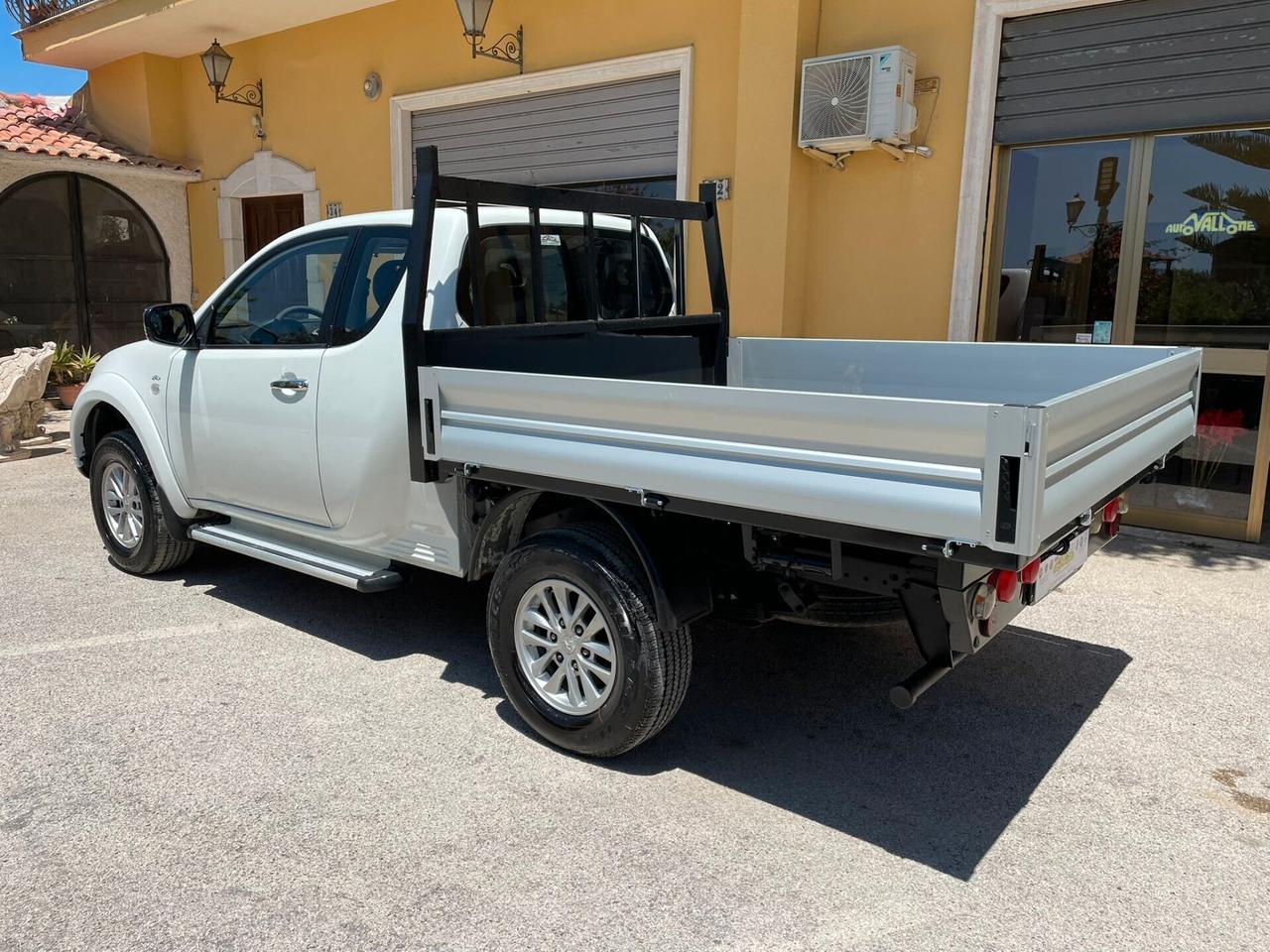 Mitsubishi L200 2.5 DID Intense 4X4 SINGLE CAB 4 Posti Con Cassone