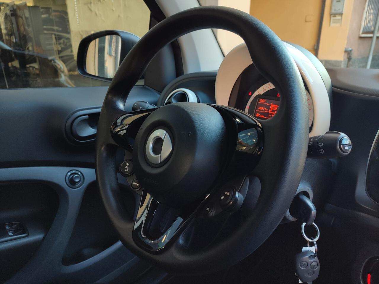 Smart ForTwo 70 1.0 twinamic Navi/Pelle/Panoramico