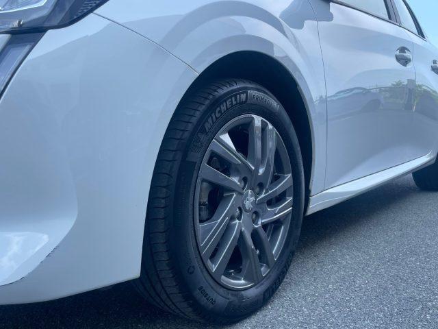 PEUGEOT 208 1.2 BENZ 75 CV 5 porte ADATTA NEOPATENTATI
