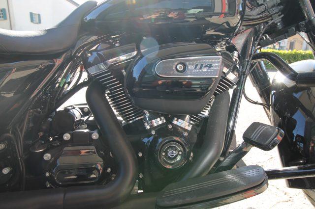 HARLEY-DAVIDSON FLHX Street Glide FLHXS 114 Special Custom