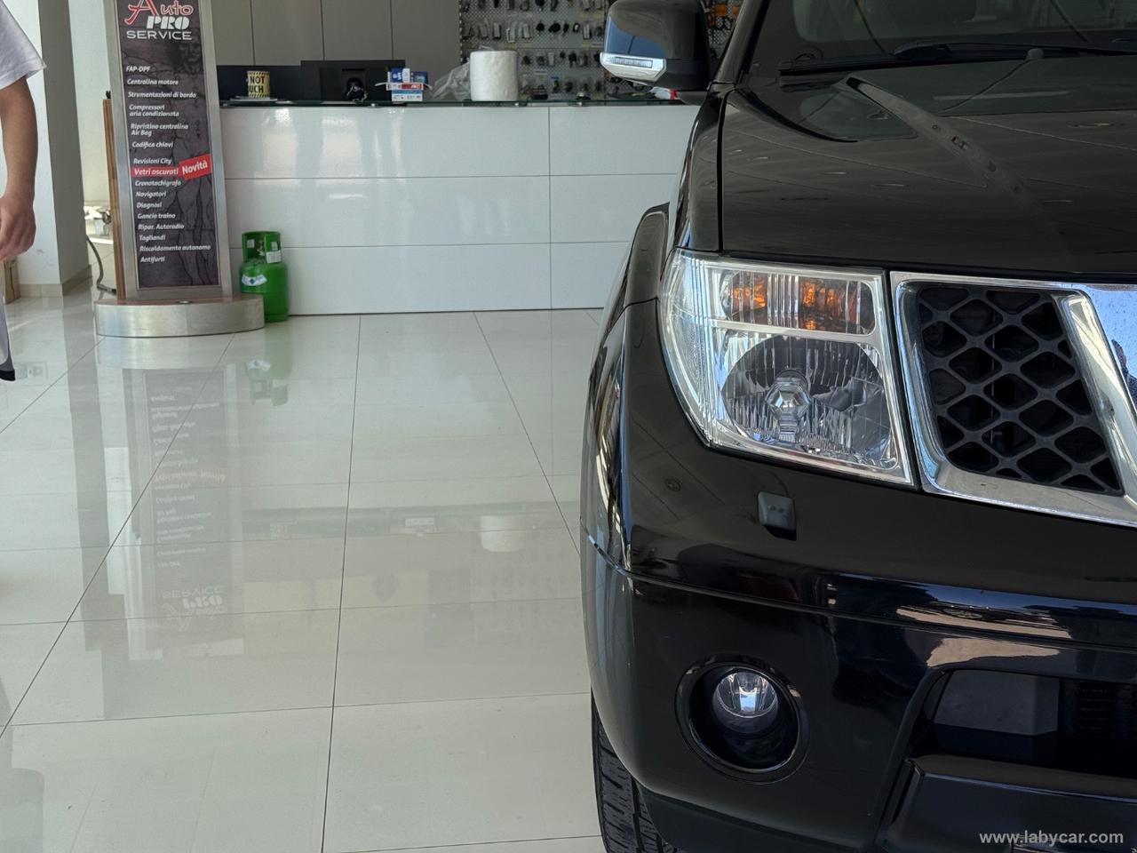 NISSAN Pathfinder 2.5 dCi LE