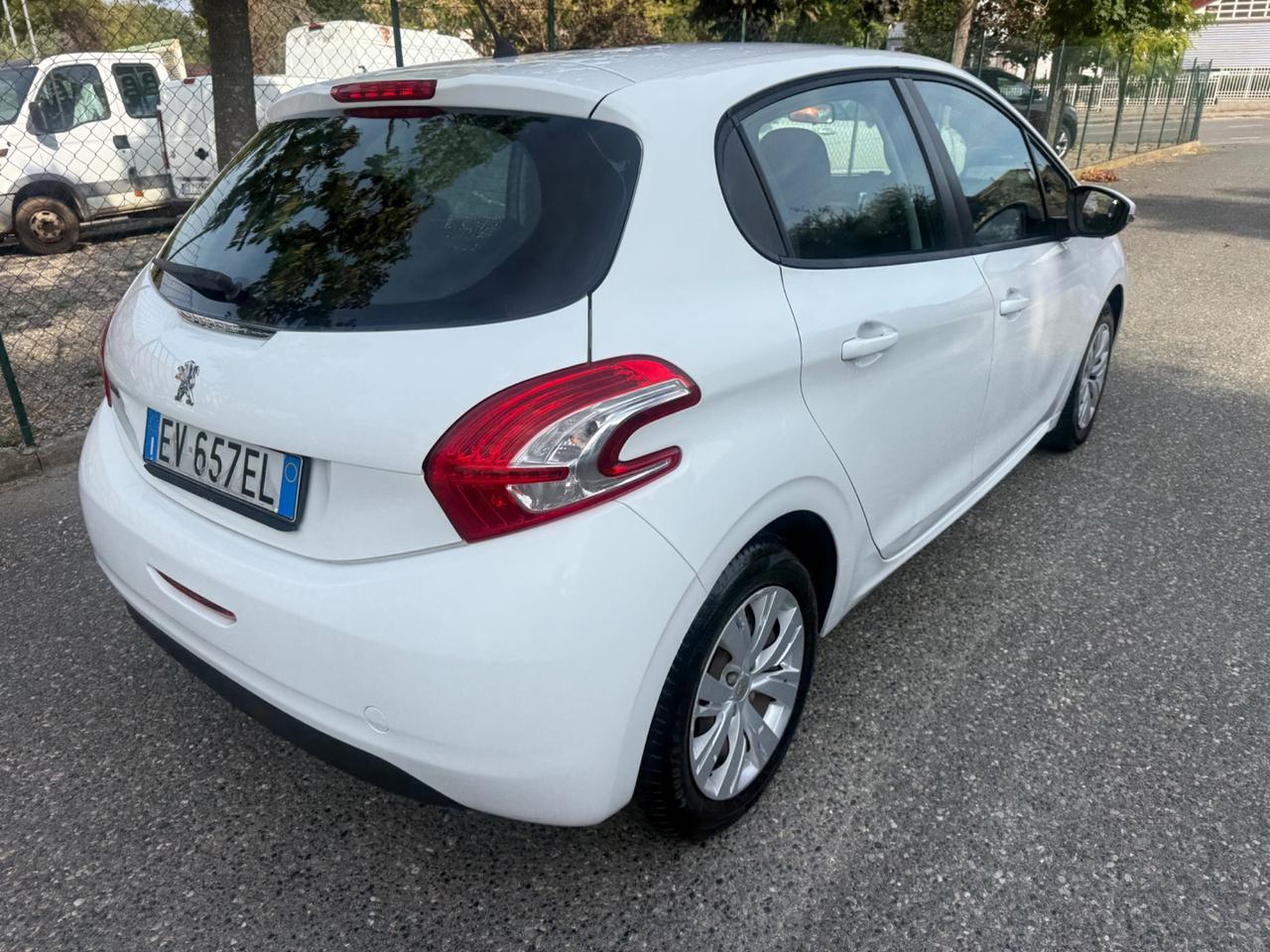 Peugeot 208 PureTech 82 5 porte Allure