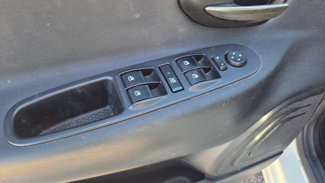 Lancia Ypsilon 1.2 69 CV 5 porte GPL Ecochic Platinum