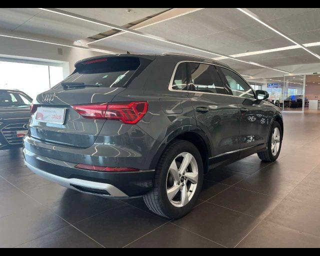 AUDI Q3 35 TDI S tronic Business Advanced