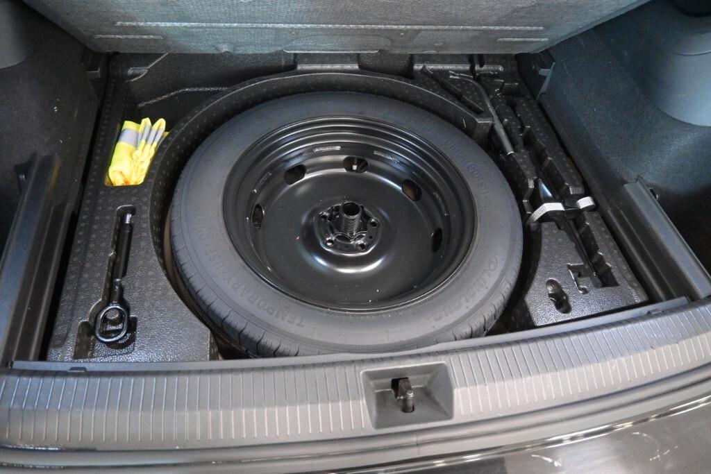 VOLKSWAGEN TIGUAN NEW 2.0 TDI 150CV DSG SCR R LINE ( FARI IQ LIGHT - ADAPTIVE CRUISE - AMBIENT LIGHT - DIGITAL COCKPIT - APP CONNECT - PARK ASSIST - TELECAMERA POST. - CERCHI 19 )