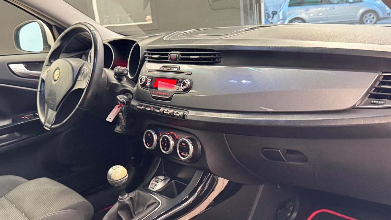 Alfa Romeo Giulietta 1.6 JTDm-2 105 CV Distinctive-2012