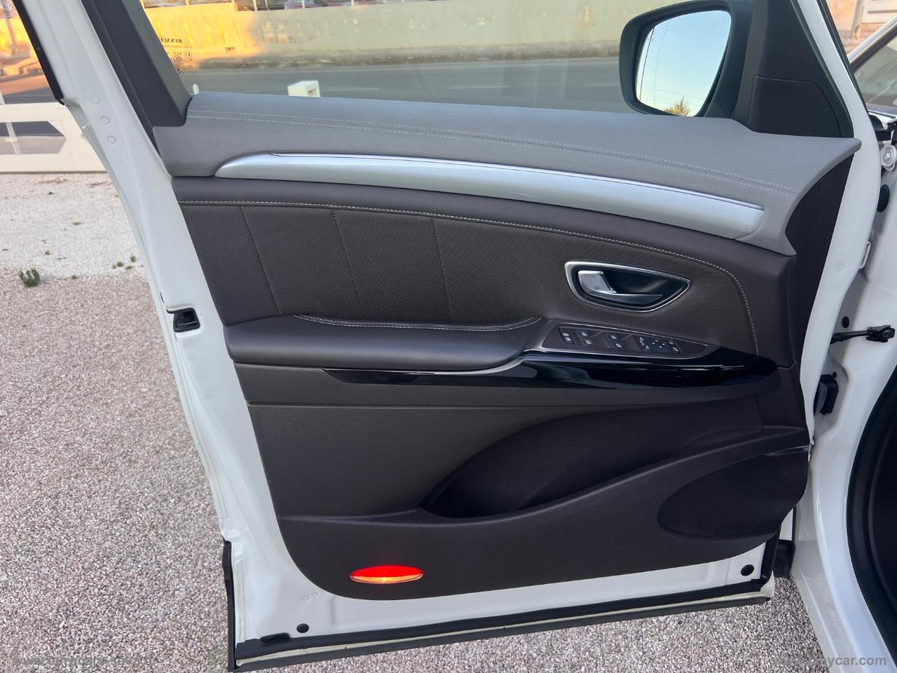 RENAULT Espace dCi 160 EDC Energy Init.Paris 4C. 7 POSTI