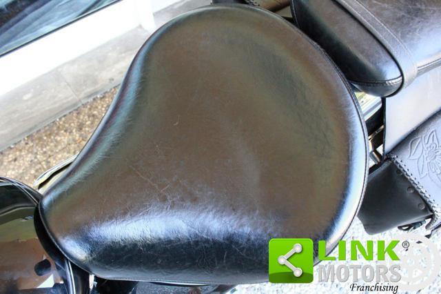 YAMAHA XVS 1100 v-star classic