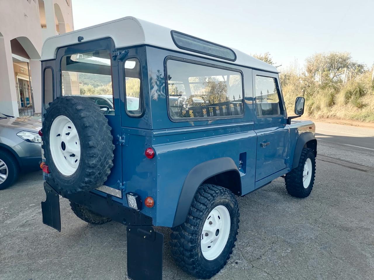 Land Rover Defender 90 - 1990