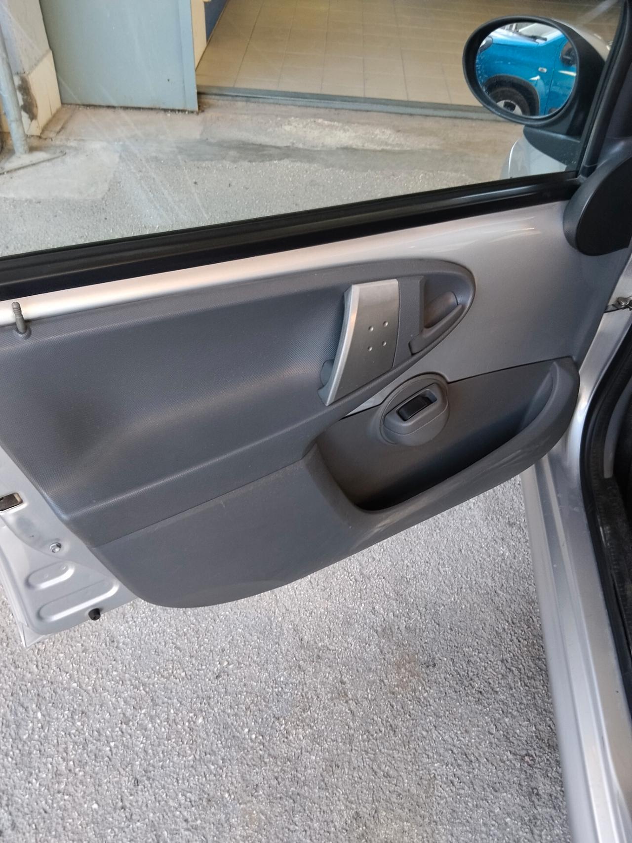 Peugeot 107 1.0 68CV 5p. Plaisir