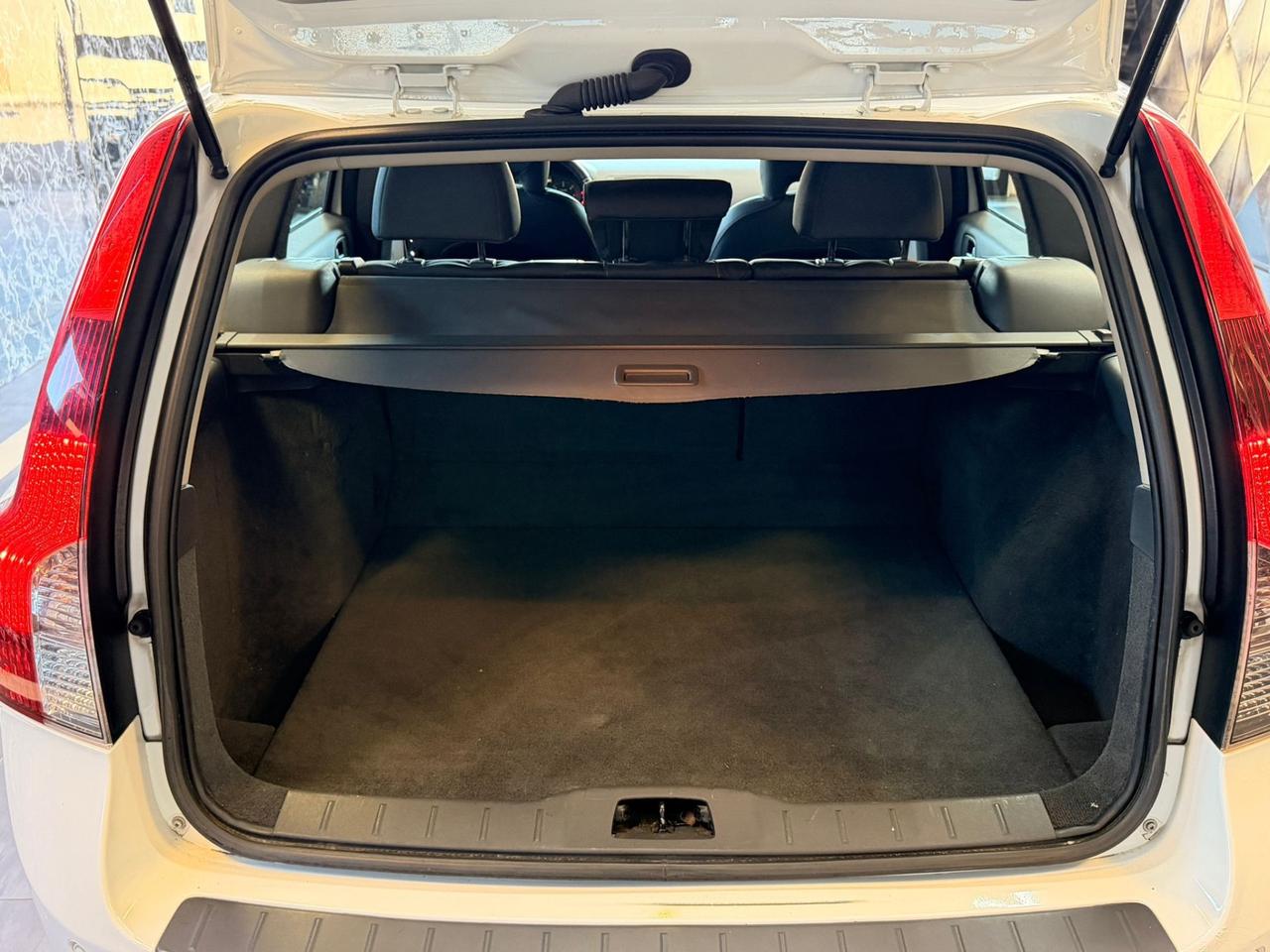 Volvo V50 D2 R-design