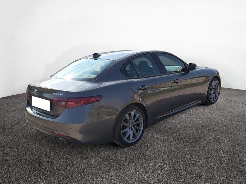 Alfa Romeo Giulia 2.2 Turbo AT8 180CV Super
