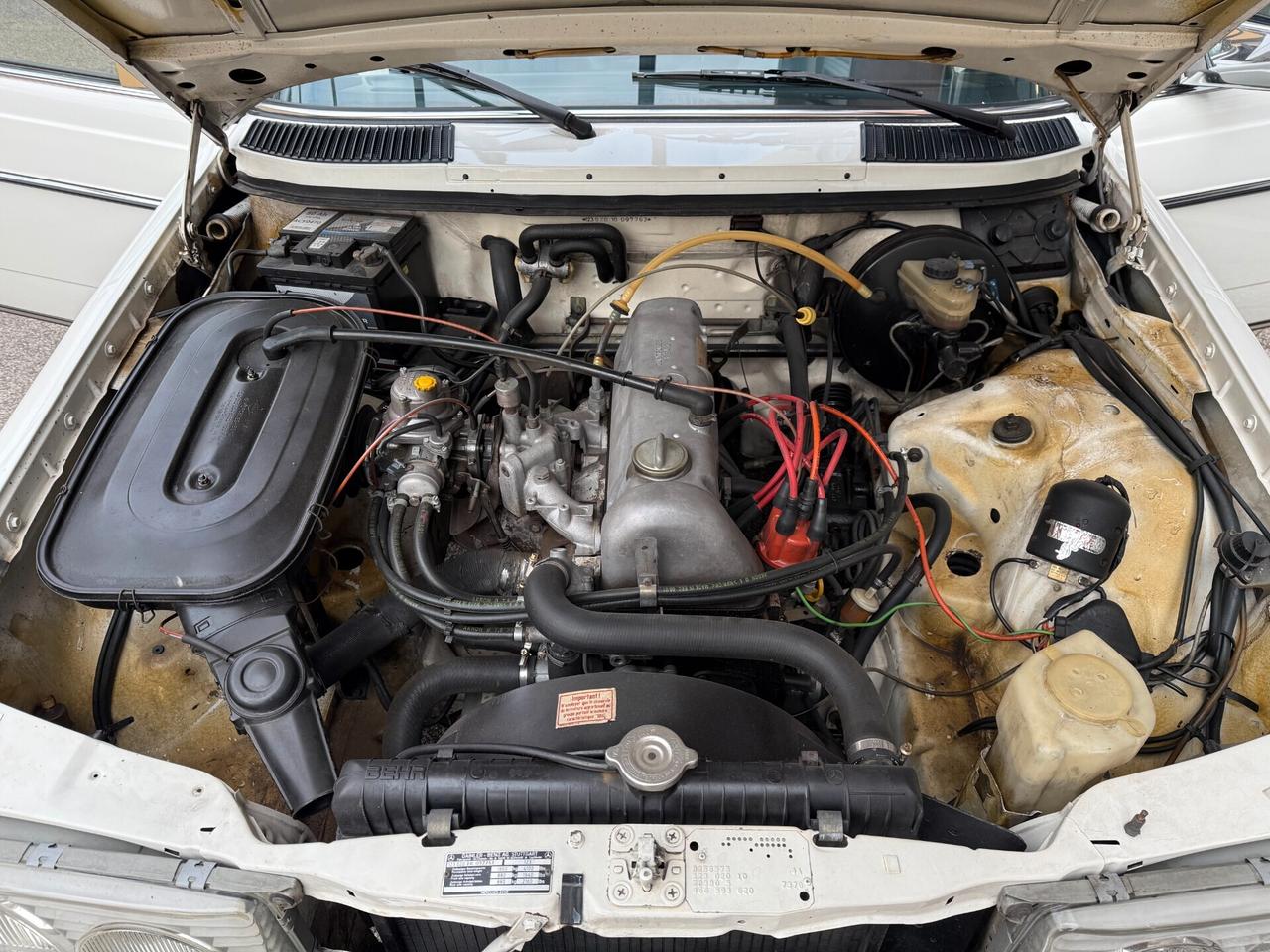 Mercedes 200 W123 "STUPENDA - ASI - TARGHE ORIGINALI"