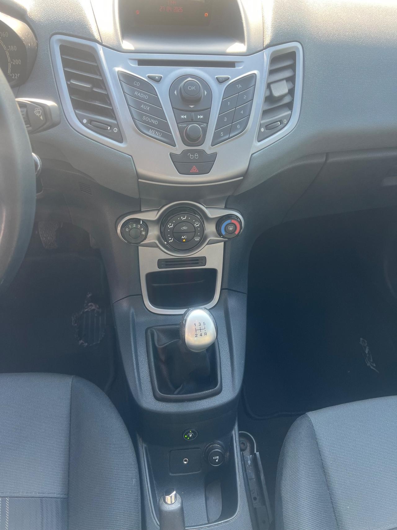 Ford Fiesta 1.4 5 porte Bz.- GPL Titanium