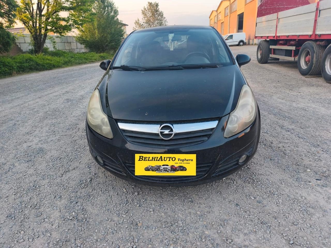 Opel Corsa 2011---1.2 Benzina Neopatentati
