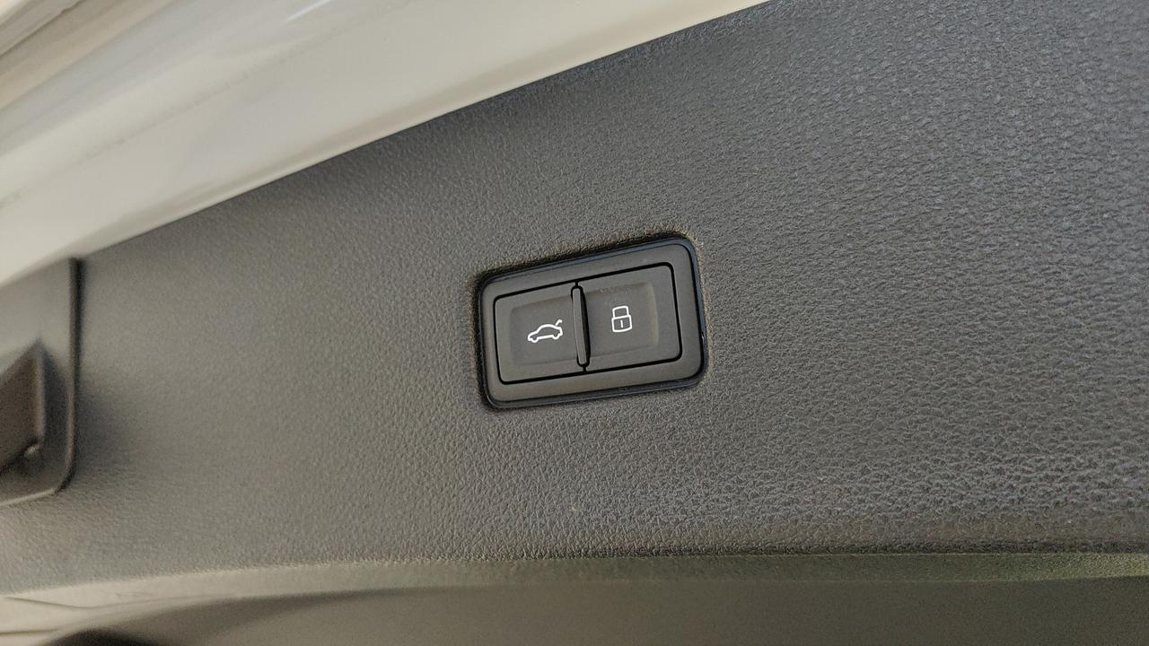 AUDI Q8 55 3.0 tfsi mhev Sport quattro tiptronic