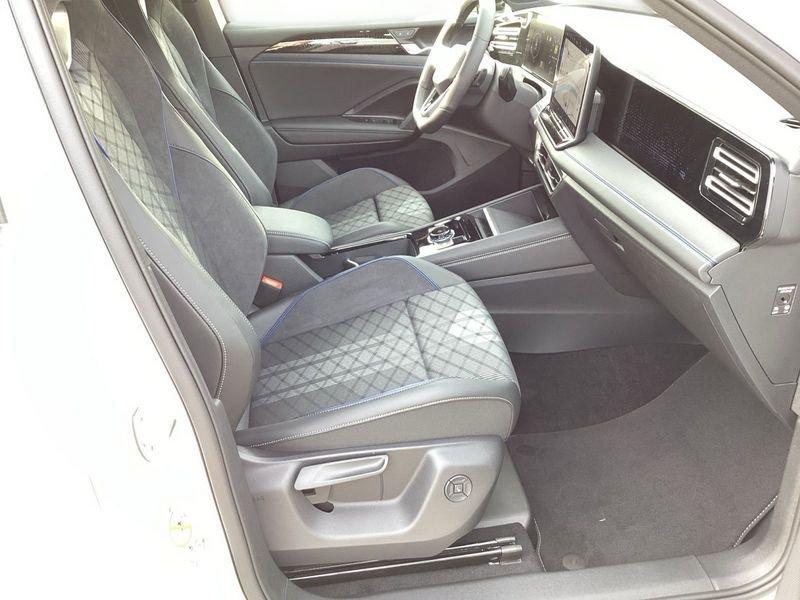 Volkswagen Tiguan 1.5 eTSI 150 CV EVO ACT DSG R-Line Nuovo Modello Led Matrix 19"