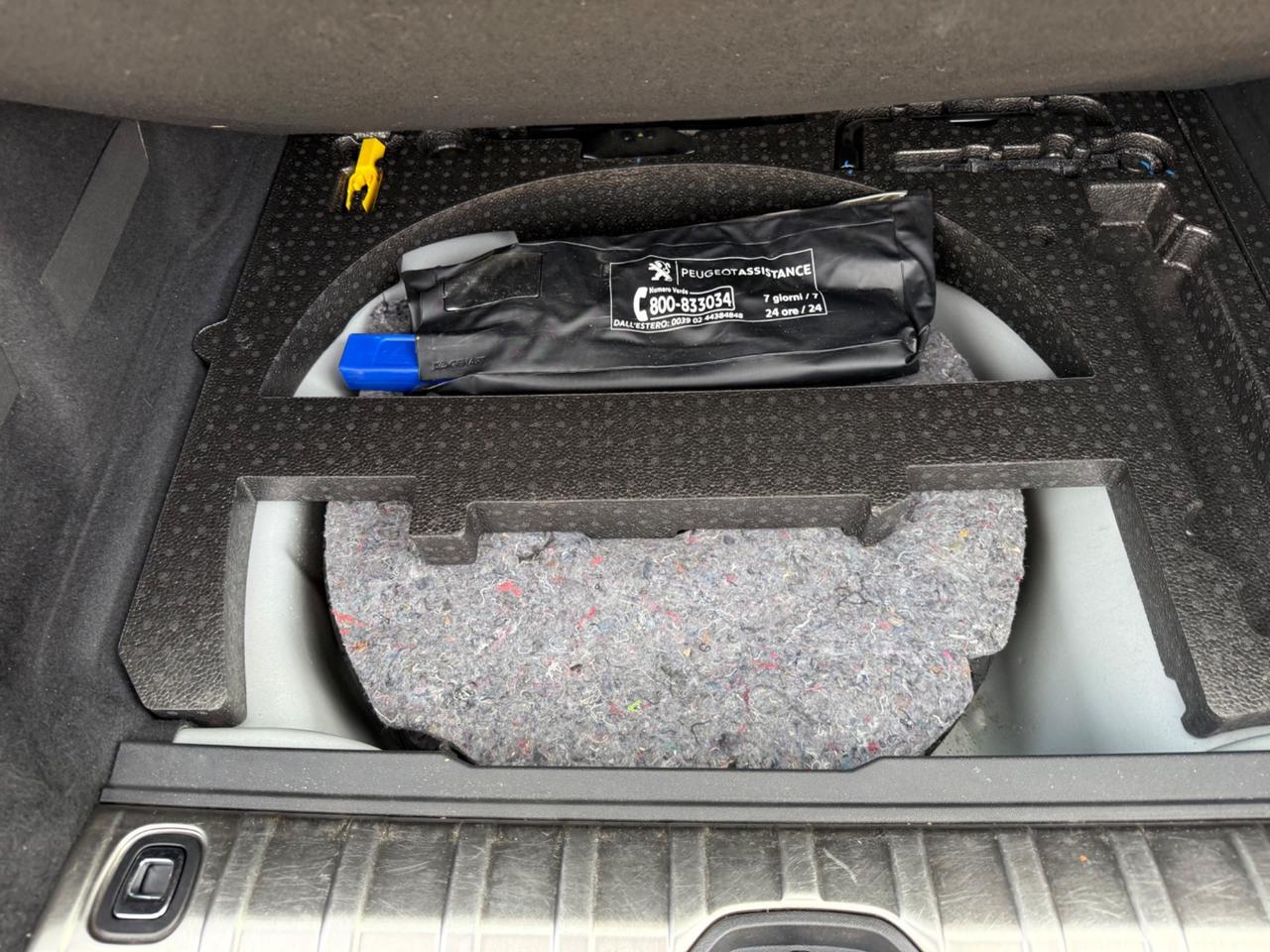 Peugeot 2008 BlueHDi 100 Allure OK NEOPATENTATI