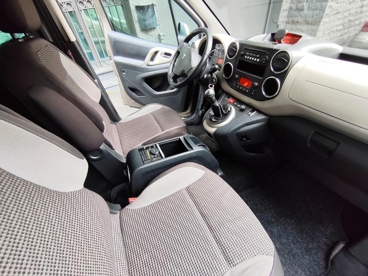 Peugeot Partner Tepee 1.6 HDi 92CV Outdoor 2013