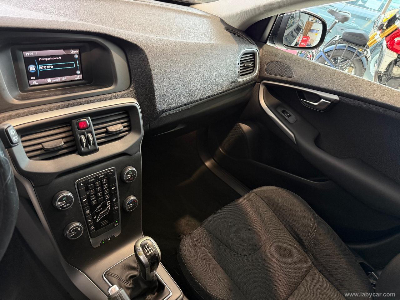 VOLVO V40 Cross Country D2 Summum