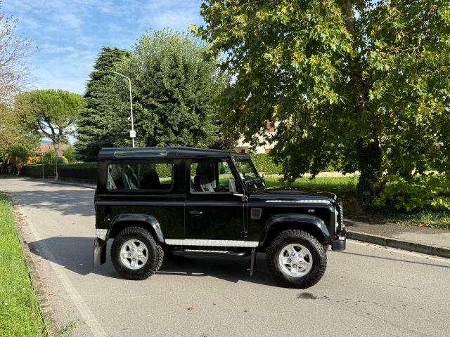 LAND ROVER Defender 90 2.2 TD4 Station Wagon SE NEOPATENTATI