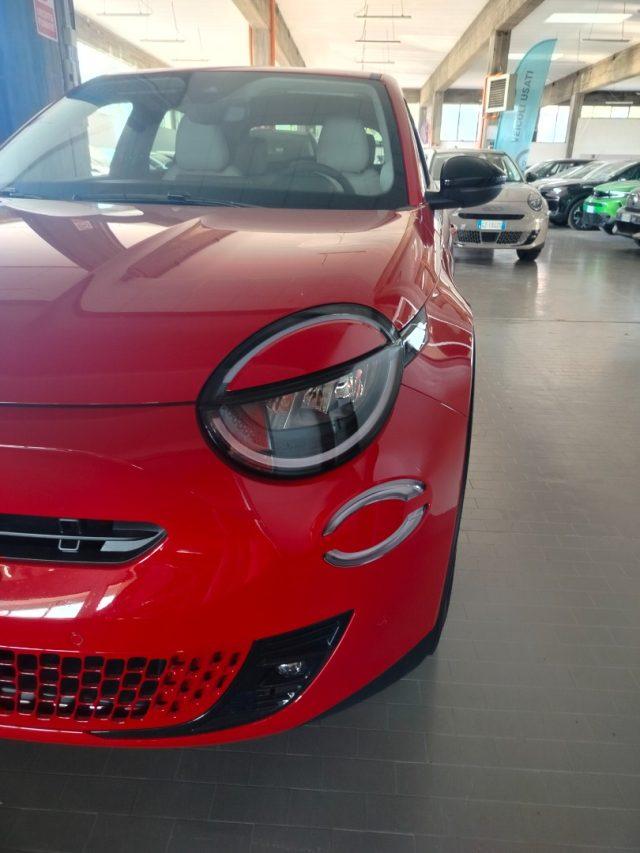 FIAT 600 Hybrid 110cv DCT MHEV La Prima km0