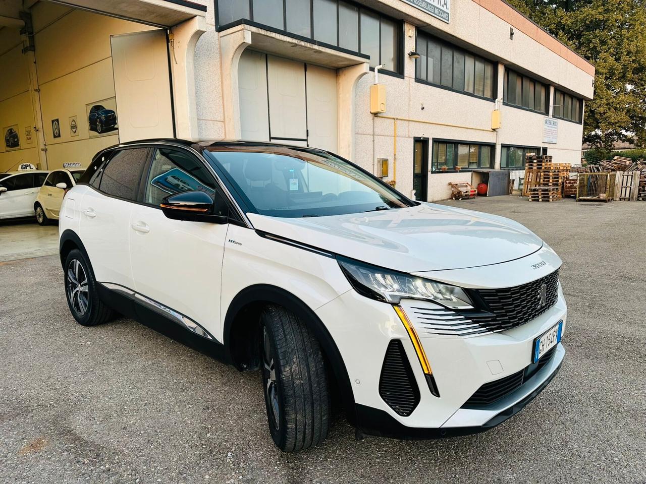 Peugeot 3008 Hybrid4 300 e-EAT8 GT